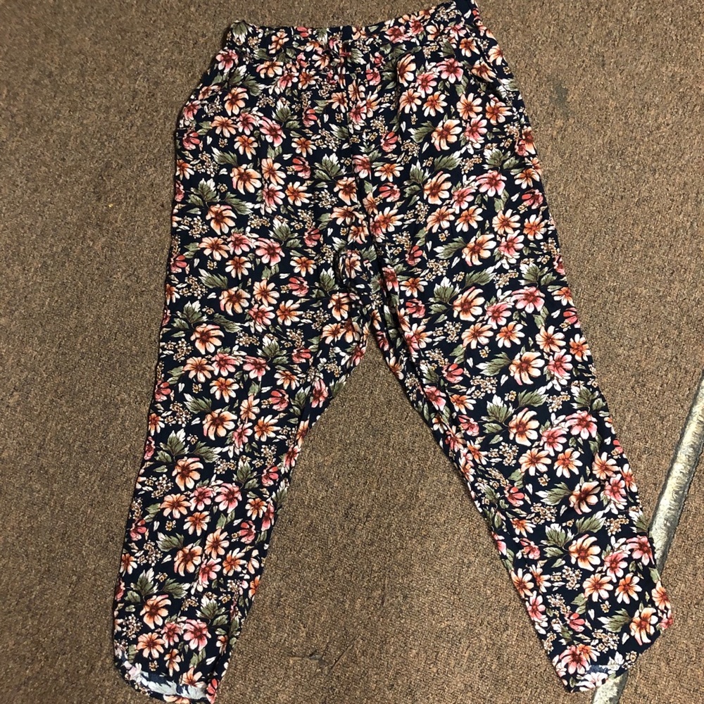 American Eagle Flowy pants